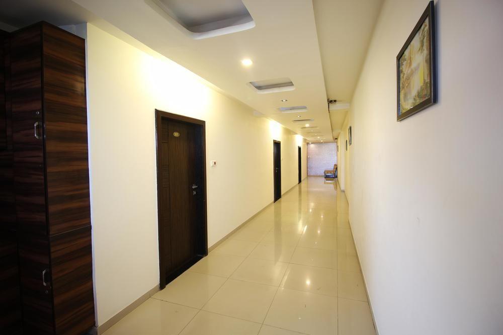 Oyo Premium Law Garden C G Road Ξενοδοχείο Αχμπανταμπάντ Εξωτερικό φωτογραφία